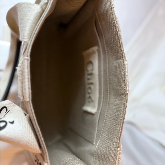 NWT & Dust Bag Chloe Sand Linen Woody Med Logo Tote - Picture 6 of 10